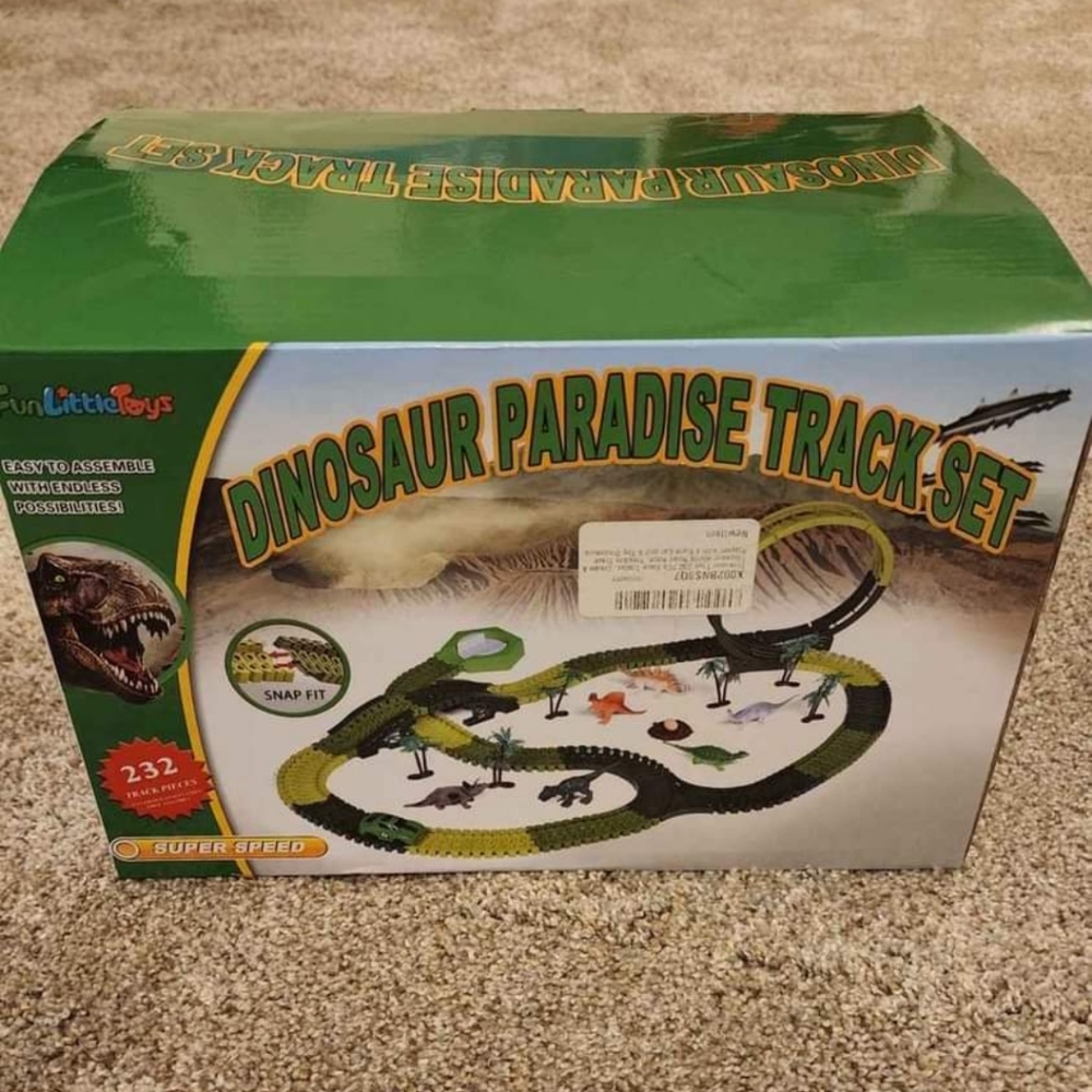 Dinosaur Paradise Track Set